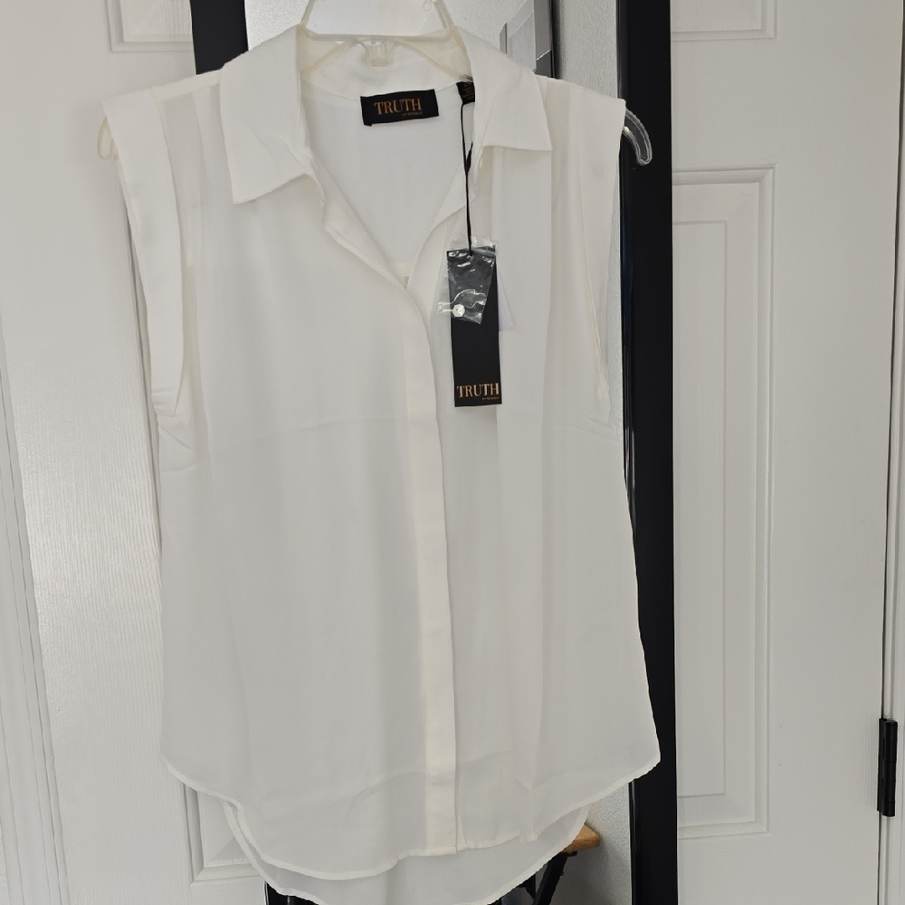 Truth Women's White Sleeveless Top Sz Sm Nwt
